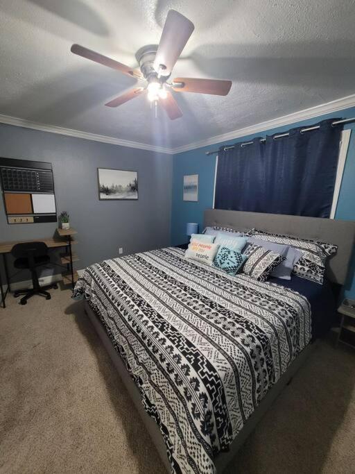 Blue Shark *E3* @ Midtown Cozy 1Br King Suite Houston Exterior photo